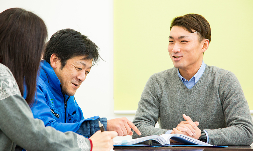 総務 田中 亮輔